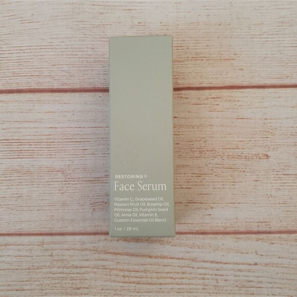 Hugh & Grace Restoring Face Serum Vitamin C and E Brighten Rejuvenate 1 oz 28 ml - Picture 3 of 8